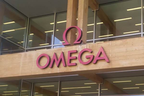 Omega's main entrance epicea wood 