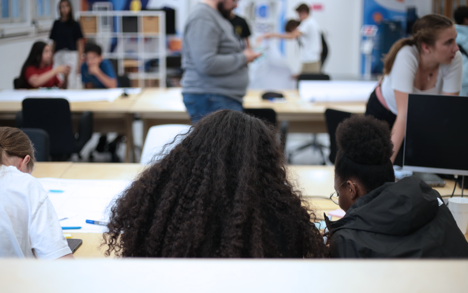 Students work on the Adopreneurs 2025 project at HEG Fribourg